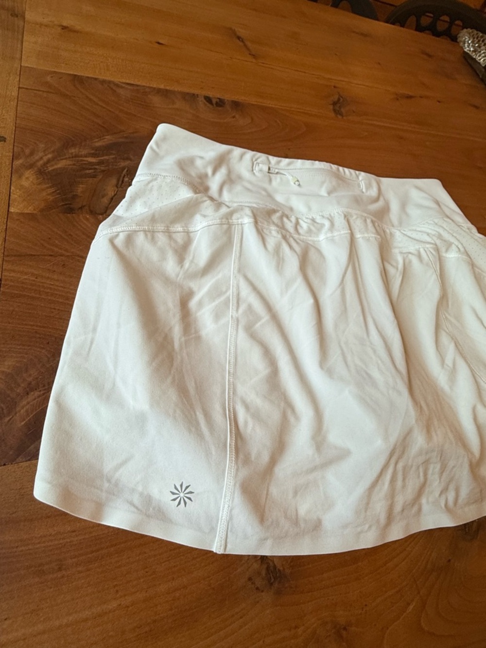Athleta White Run With It 14" Skort